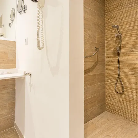 Ferrer Janeiro & Hotel 4*