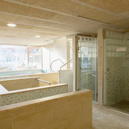 Ferrer Janeiro & Hotell 4*